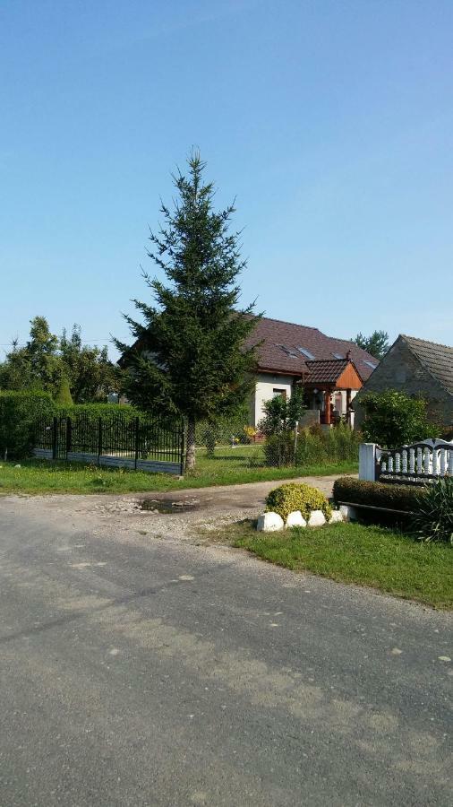 Lubiatow Der Kleine Bauernhof Keine Arbeiter Zadnych Pracownikowアパートメント エクステリア 写真